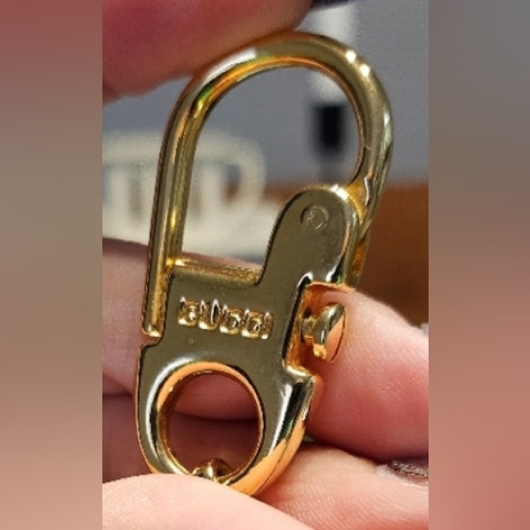 Gucci Interlocking GG Keychain
$950: Excellent "prestine" 5” - Picture 2 of 4